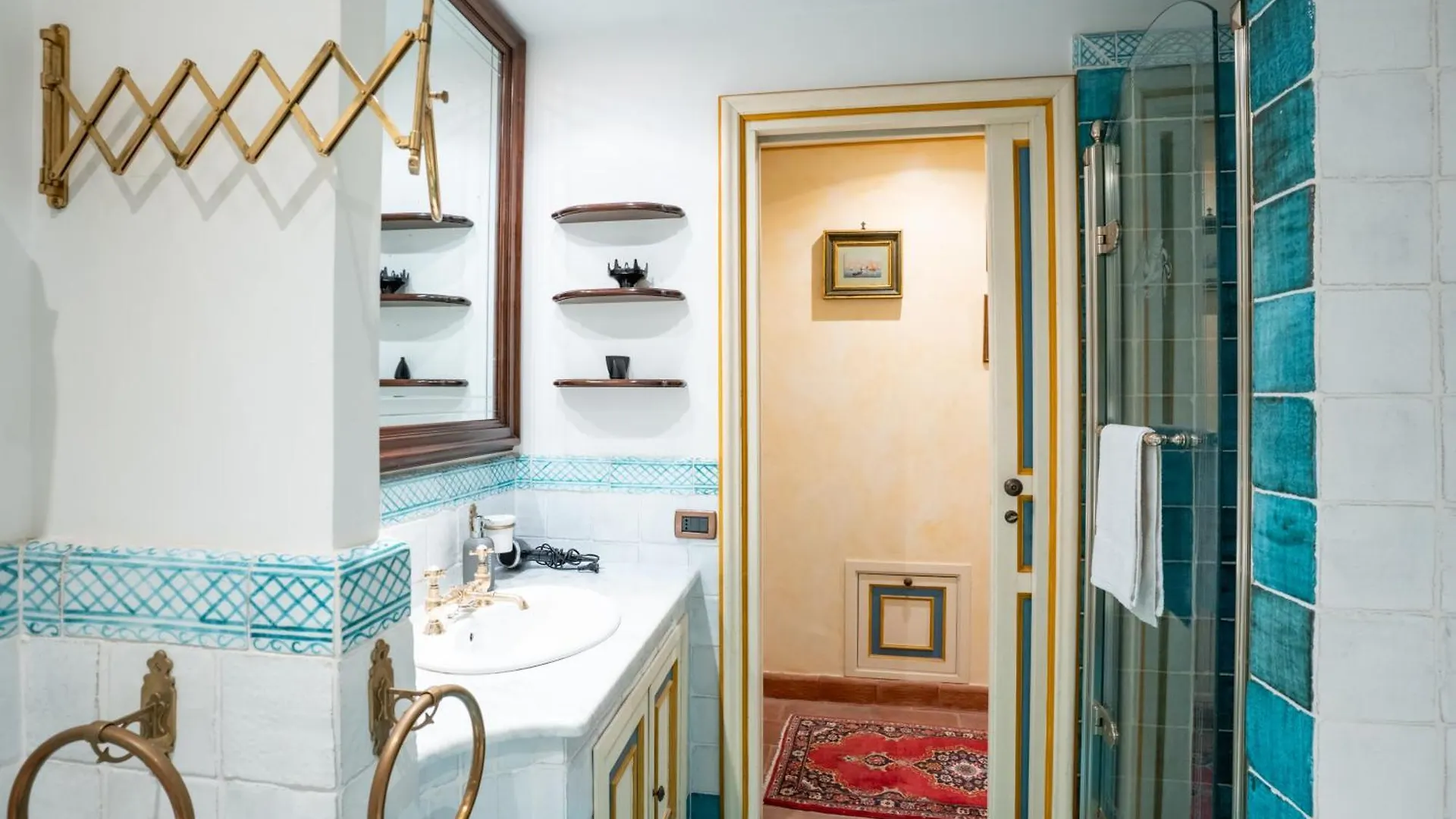 Principe Di Castelnuovo Historical Suites Палермо Италия