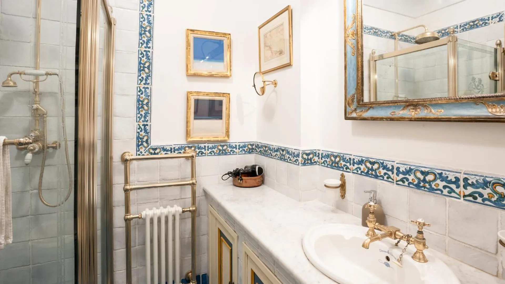 Principe Di Castelnuovo Historical Suites Palermo Frühstückspension